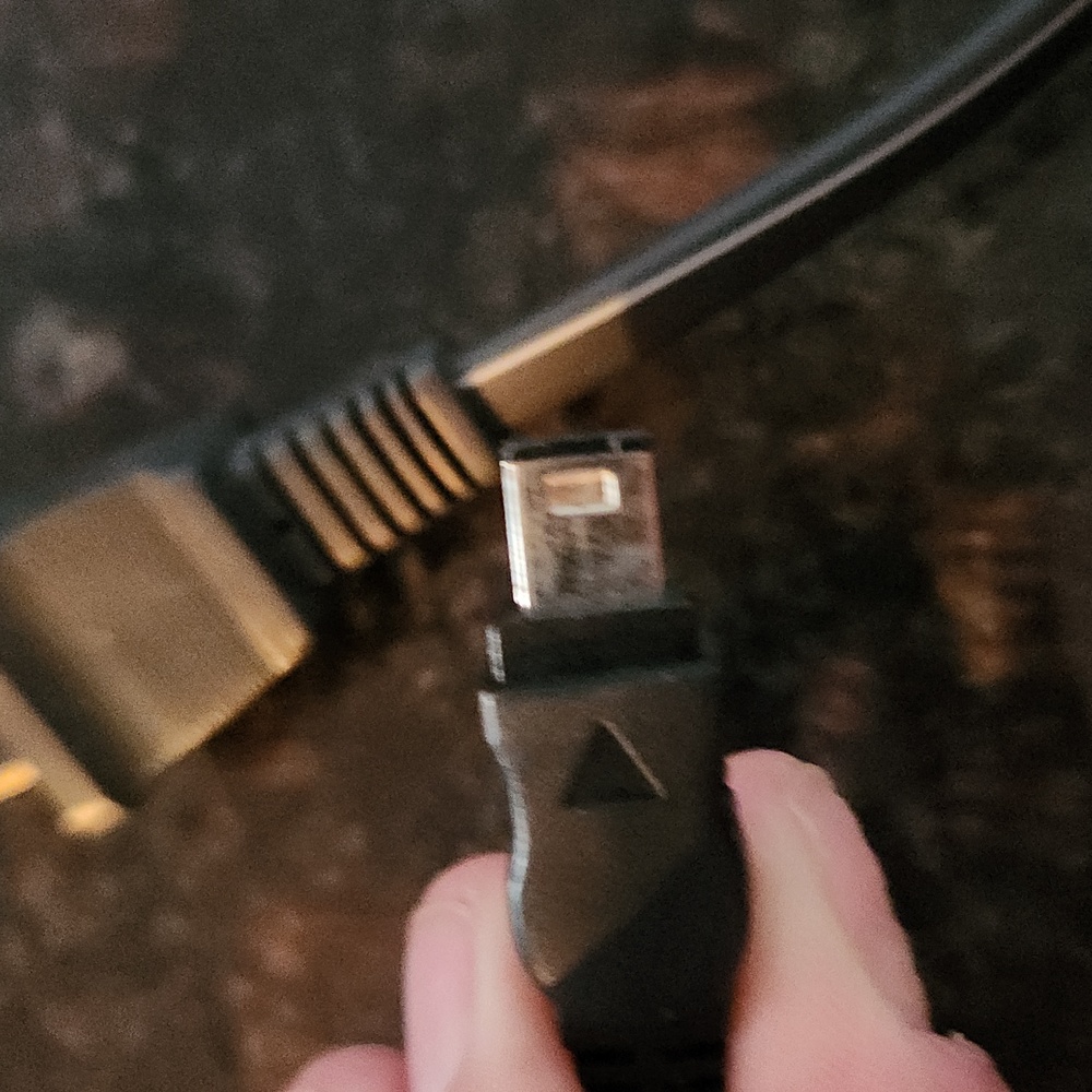 Sony Power Adapter - Picture 2 of 4